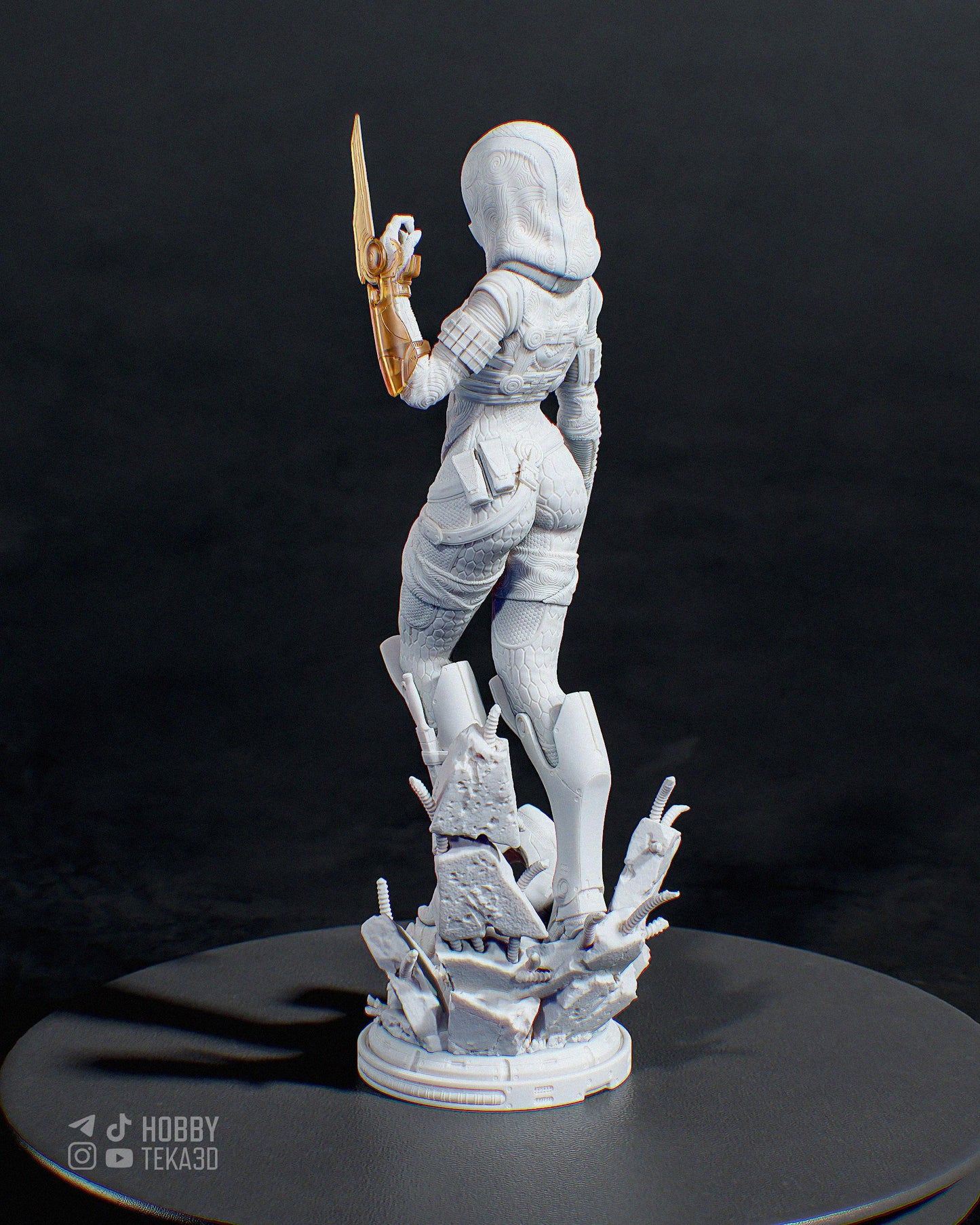 Sci Fi Space Engineer Resin Statue and DIY Kit – Painted or Unpainted – 1/8 and 1/6 Scale – Masked Alien Heroine – photo 4