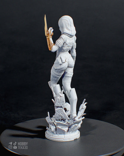 Unpainted Hooded Sci Fi Heroine Resin Model Kit – 1/8 and 1/6 Scale – by Bulkamancers – Clear Energy Blade – photo 2
