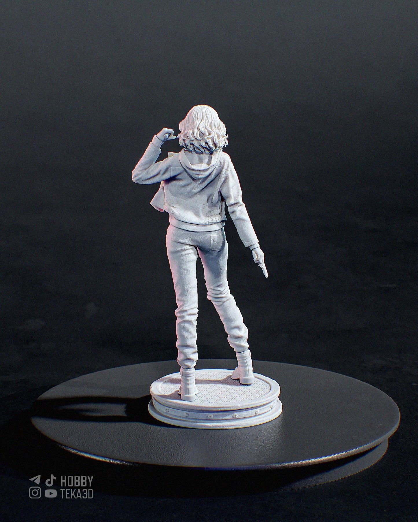 Survival Horror Heroine Resin Statue and DIY Kit – Painted or Unpainted – 1/8 and 1/6 Scale – by Bulkamancer – Flashlight – photo 2
