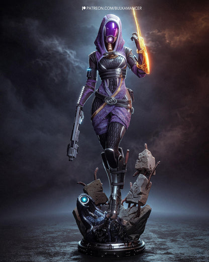 Sci Fi Space Engineer Resin Statue and DIY Kit – Painted or Unpainted – 1/8 and 1/6 Scale – Masked Alien Heroine – photo 3